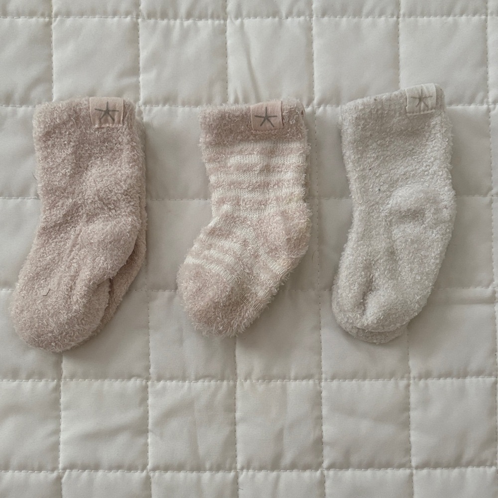 Barefoot Dreams Cozy Socks Set - Pink, white